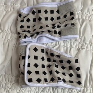 Nanit Black and Gray Patterned Baby Knee Pads